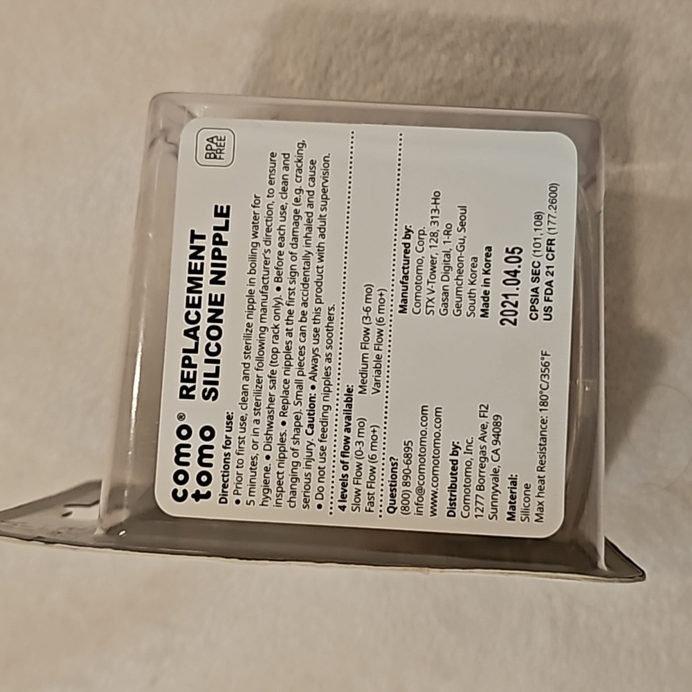 Comotomo 2 Pack Silicone Replacement Nipple, Slow Flow Clear, 0-3 Months - Picture 4 of 9
